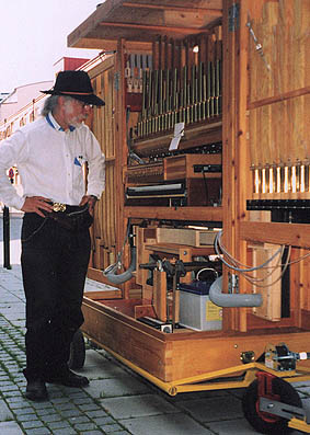 JoLi organ playing